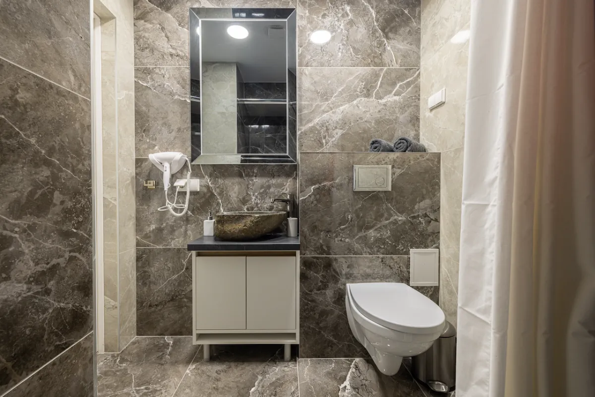 Quadruple room 2-6 — Dharma Stay (7)